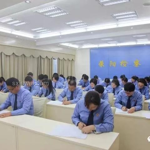 男生首个出考场行为对比：直接回家VS先打两把游戏